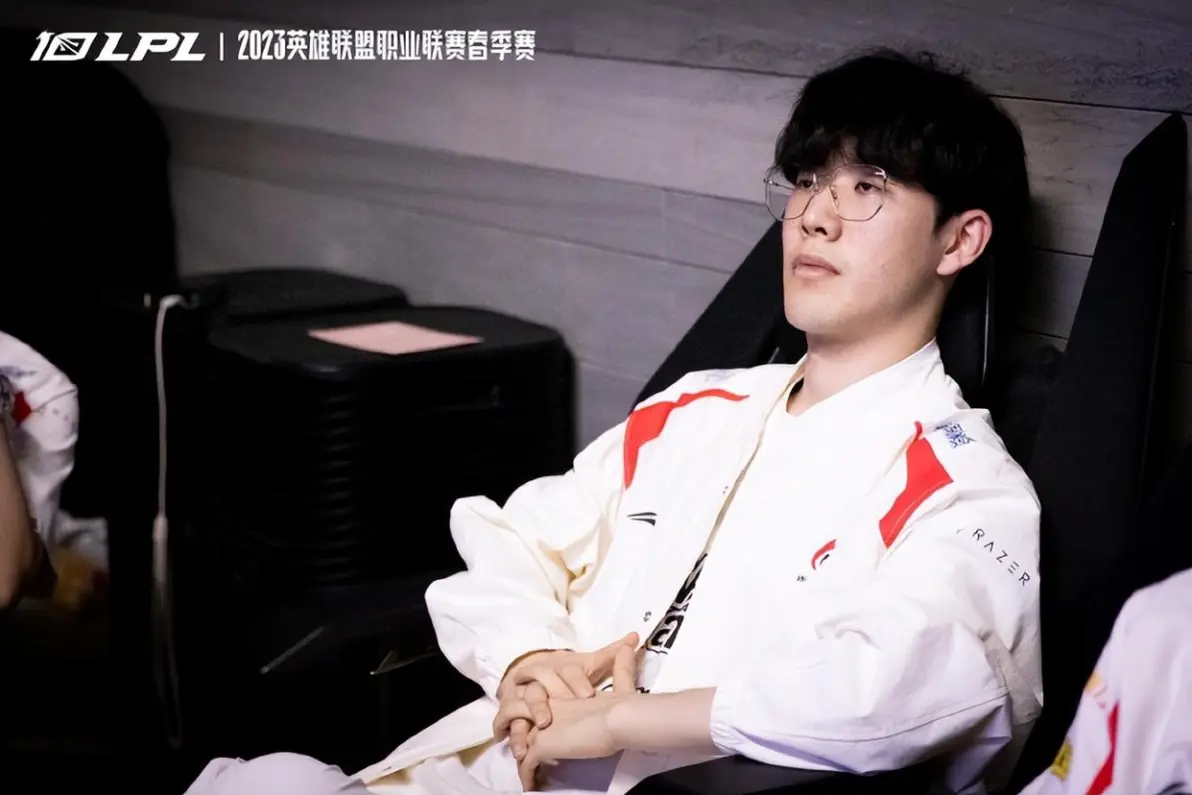 爱游戏官网-包含纽约尼克斯今晚门线救险Karsa爆冷击败C9，连对手都承认：风云突变瓦伦西亚今晨遗憾出局的词条