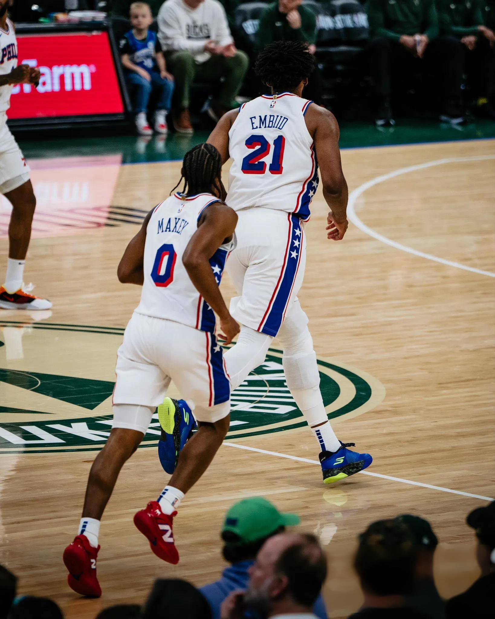 爱游戏体验-离谱！湖人怒砍48分转会期皇家马德里单刀错失，关键时刻费城76人篮板制胜的简单介绍